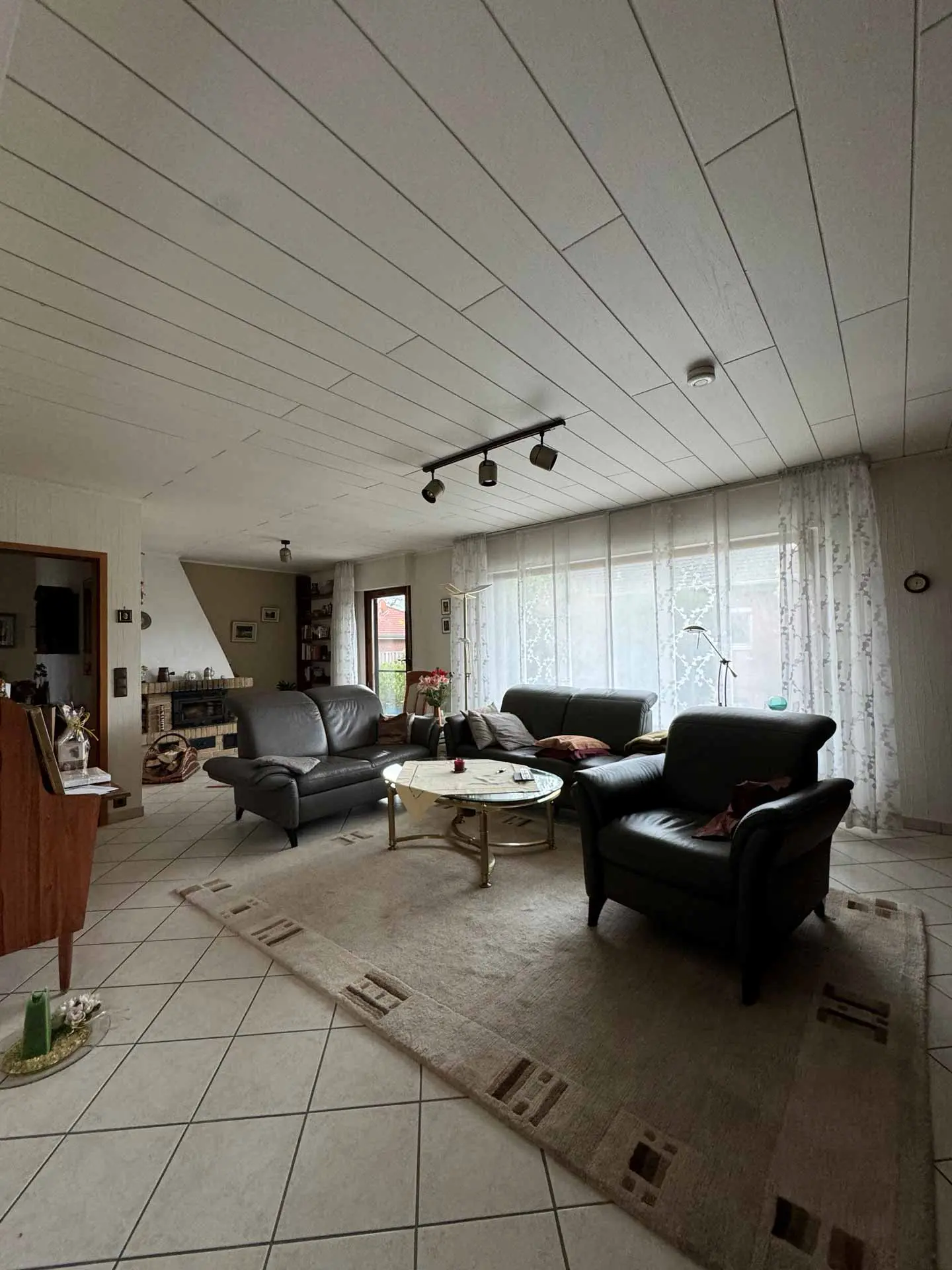 Angebote - image pfeil-runter on https://immomk.de