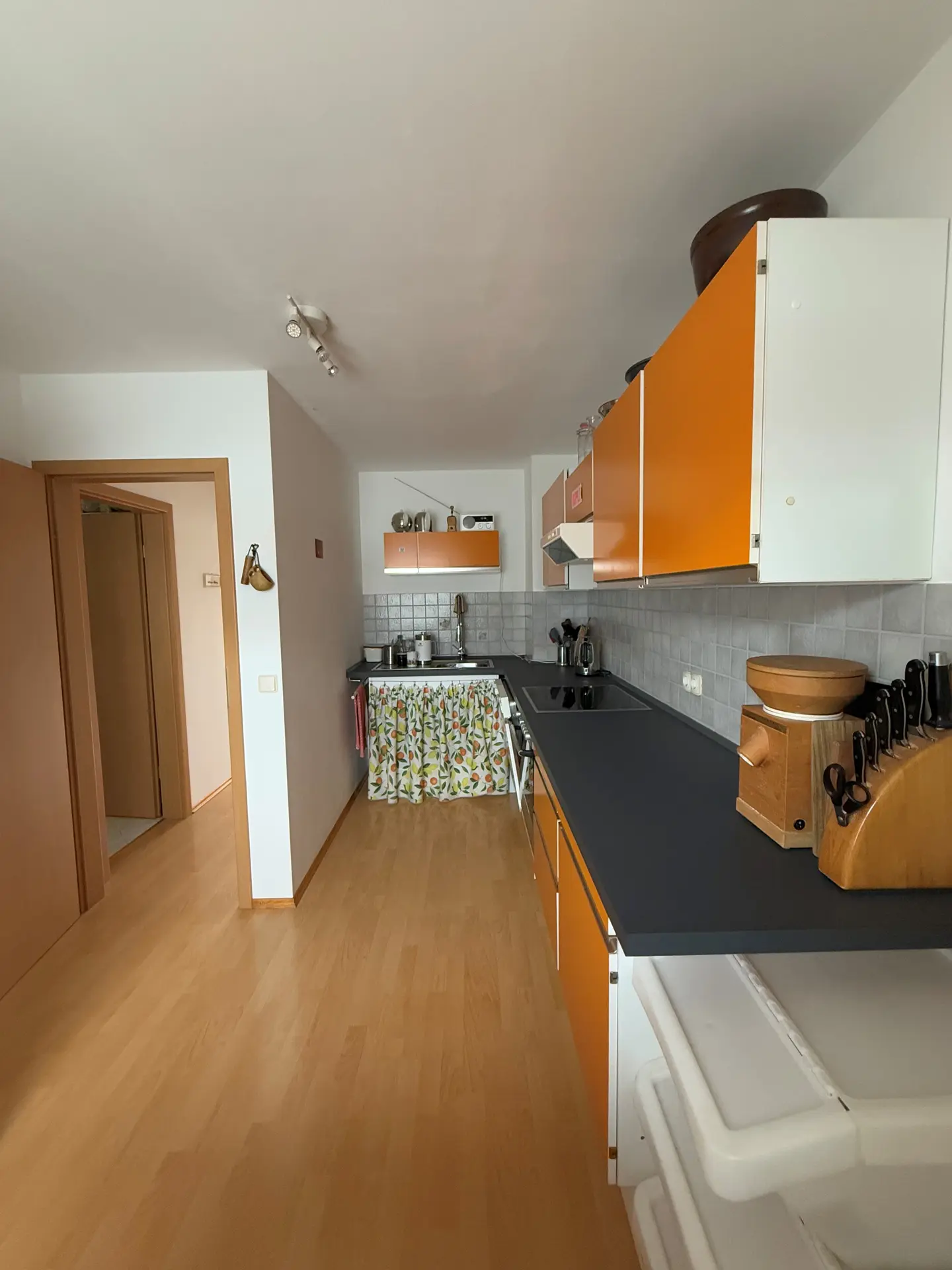 Angebote - image pfeil-runter on https://immomk.de