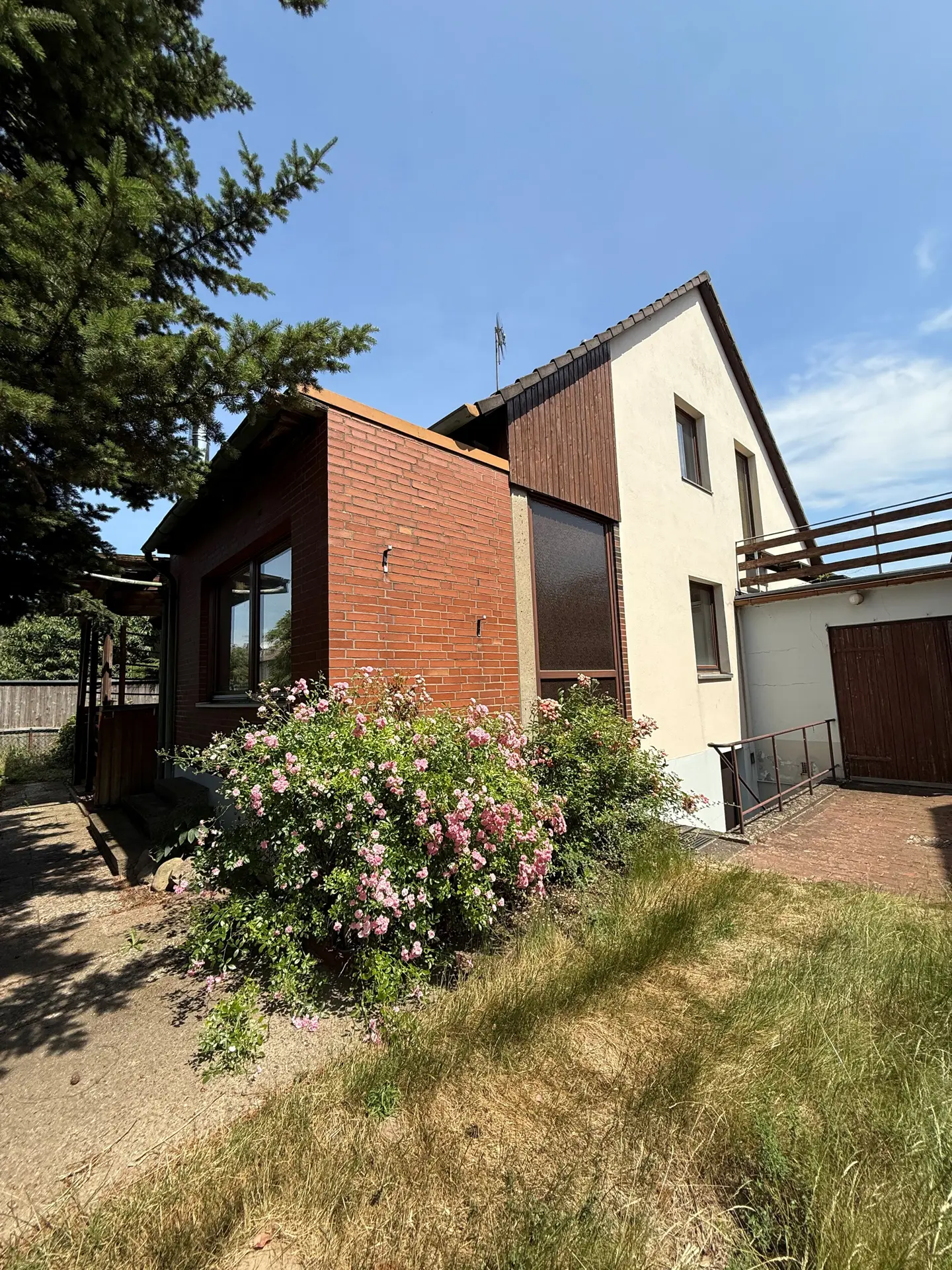 Angebote - image pfeil-runter on https://immomk.de