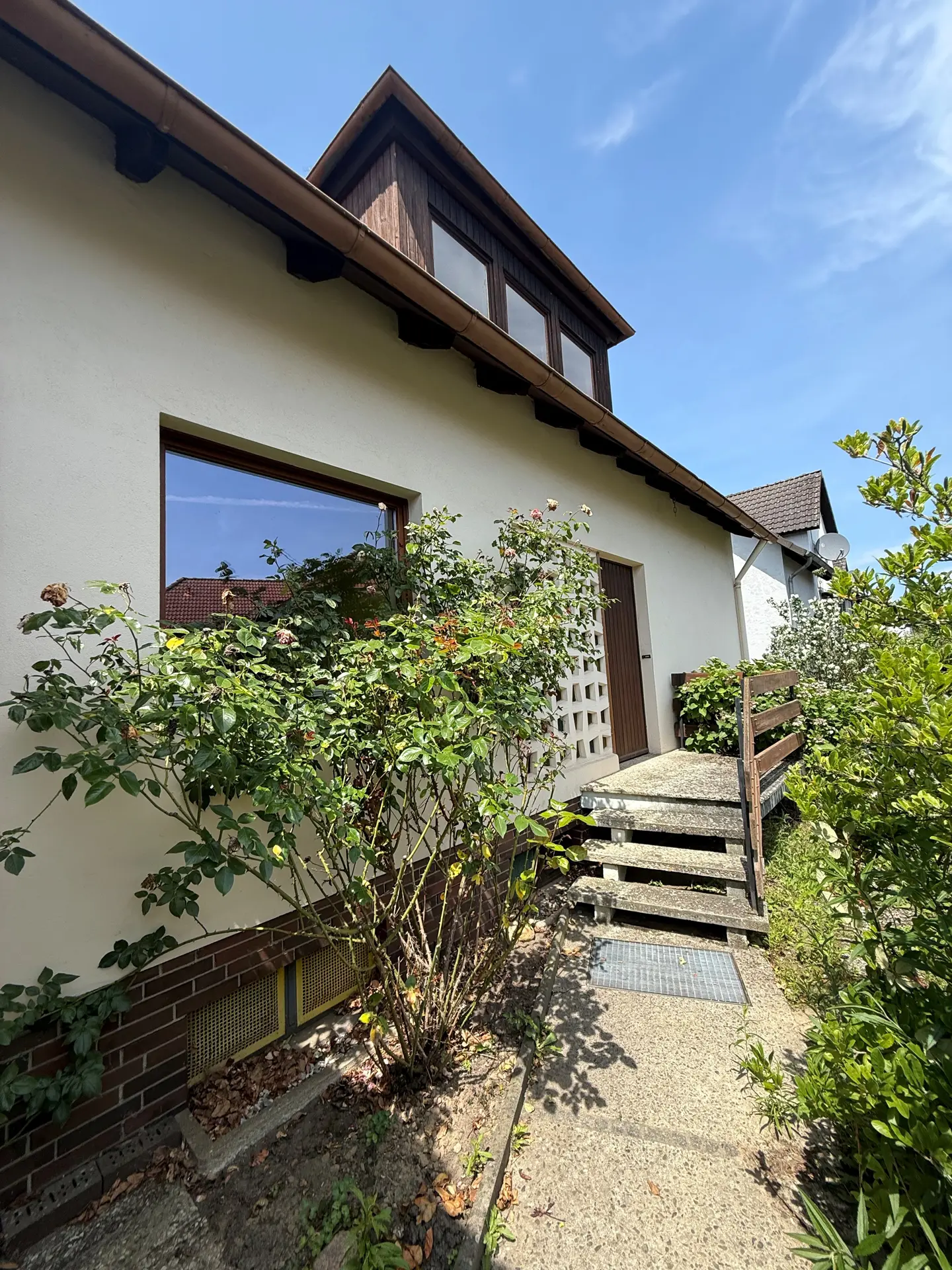 Angebote - image pfeil-runter on https://immomk.de