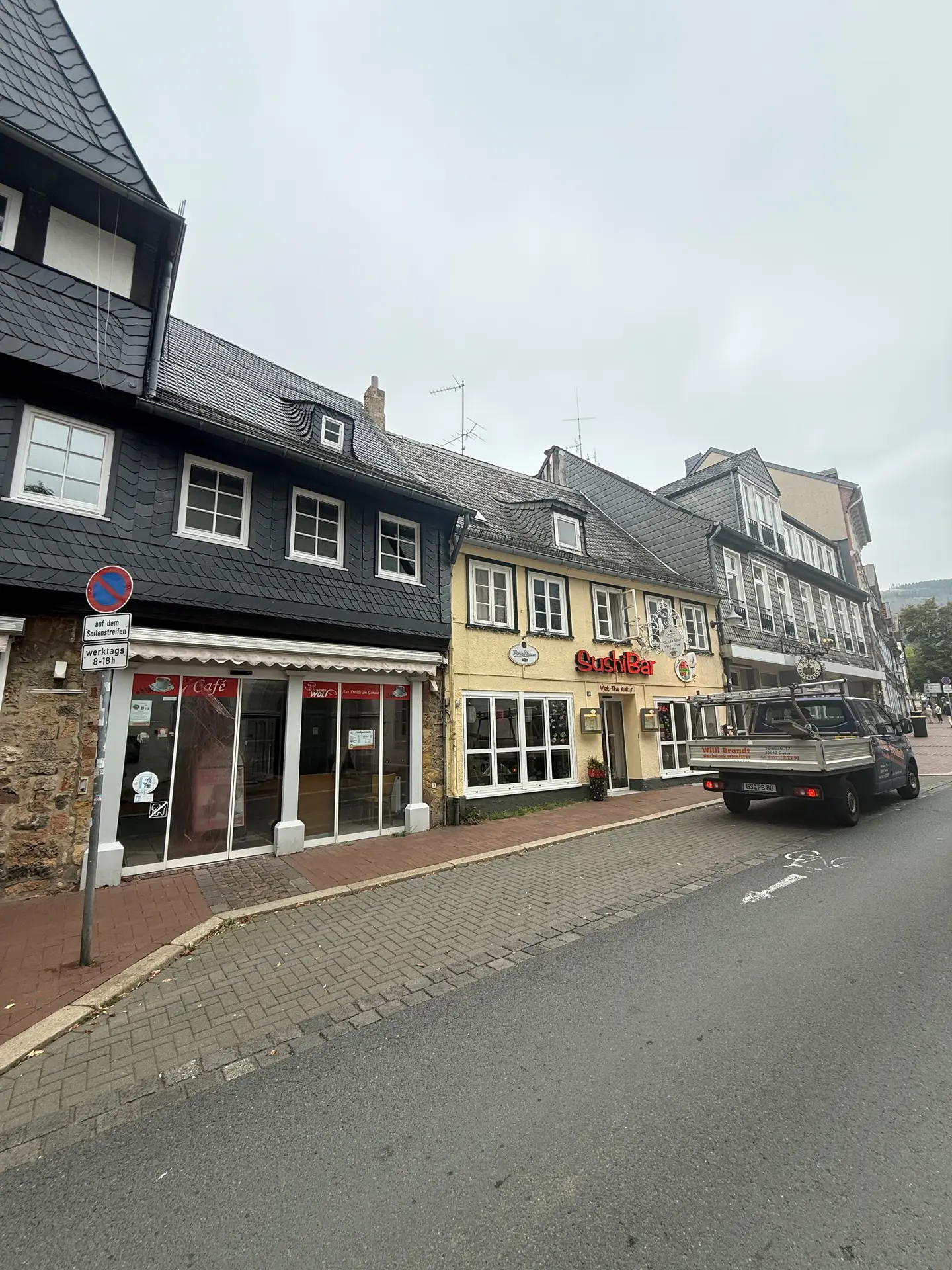 Angebote - image pfeil-runter on https://immomk.de