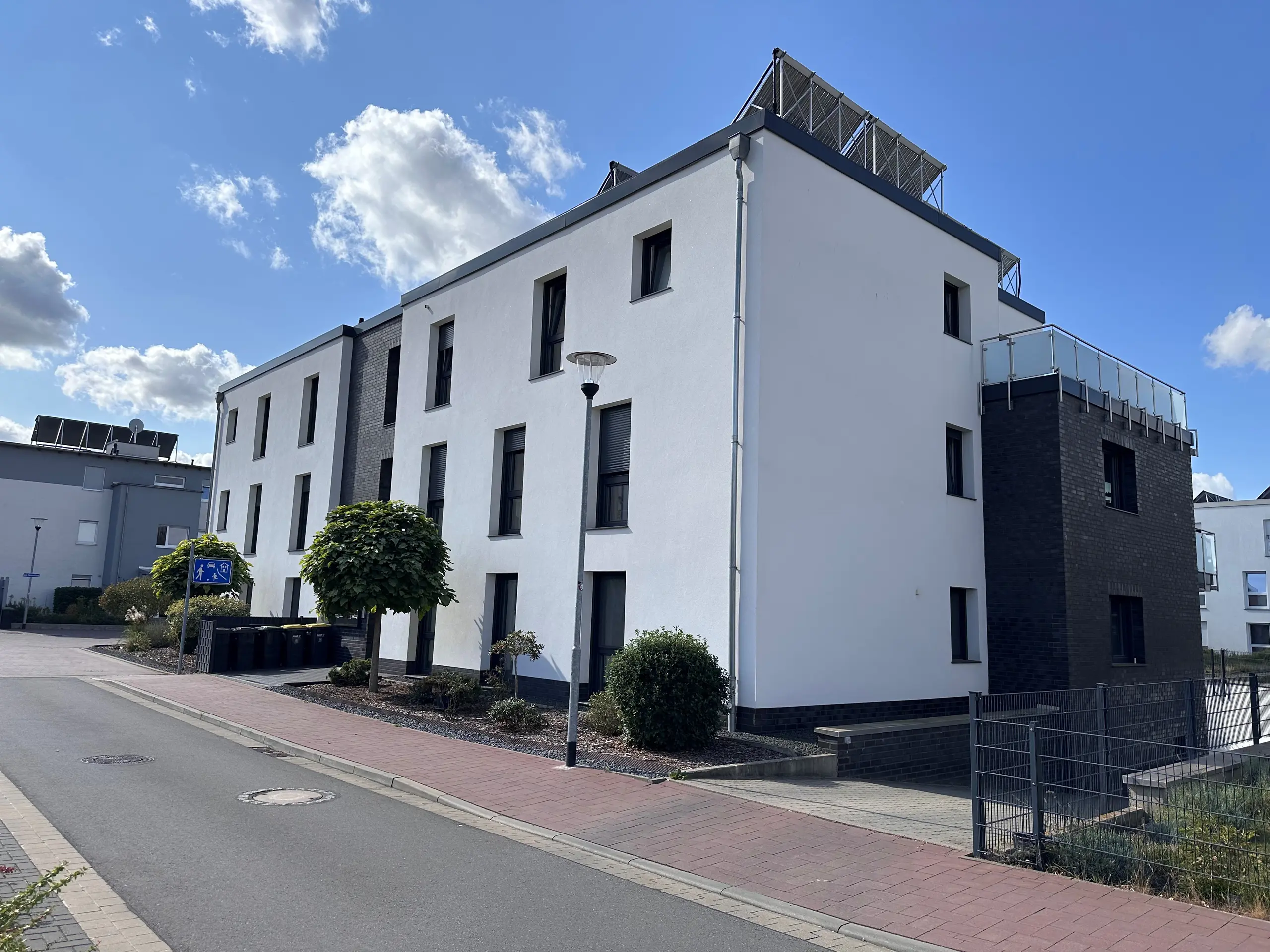 Angebote - image pfeil-runter on https://immomk.de