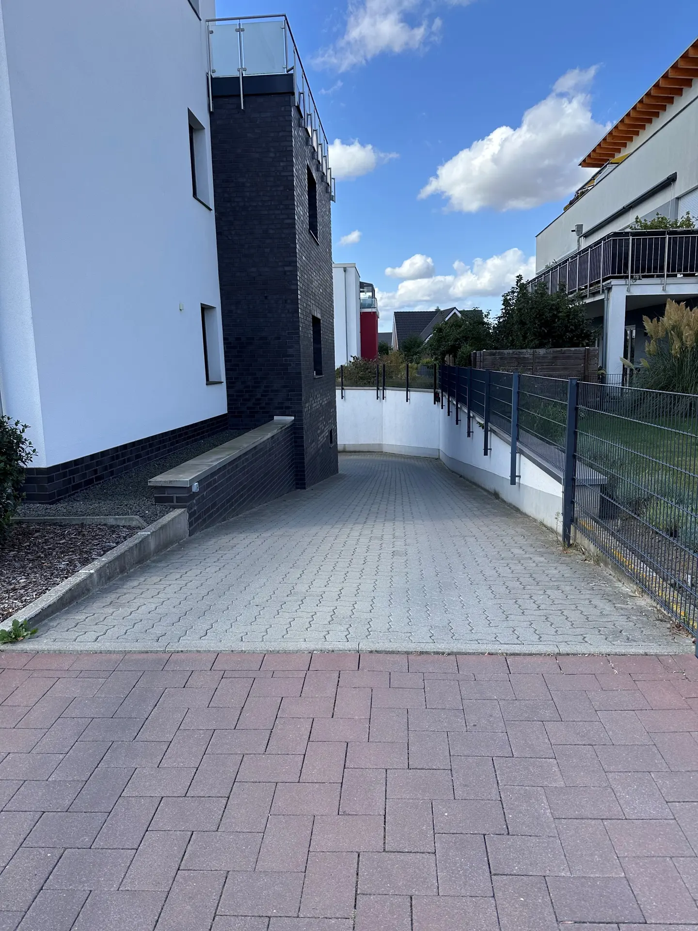 Angebote - image pfeil-runter on https://immomk.de