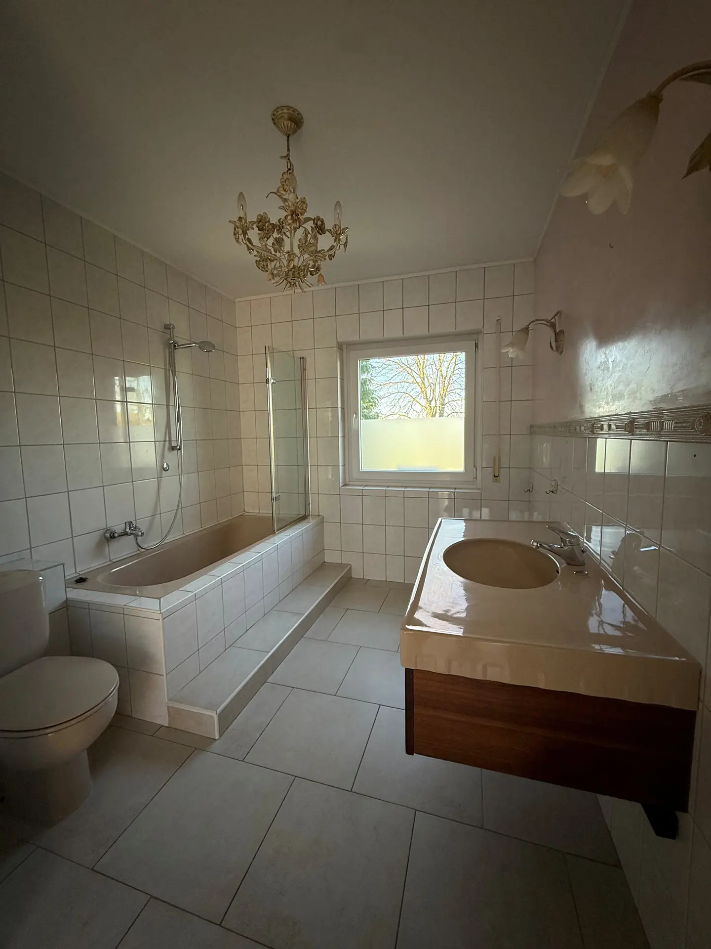 Einfamilienhaus mit Blick in die Landschaft-4