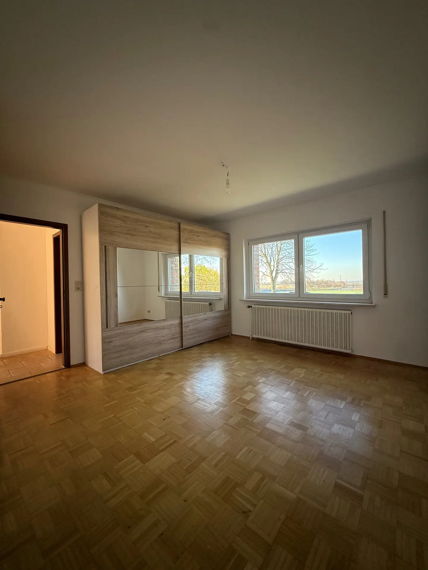 Einfamilienhaus mit Blick in die Landschaft-6