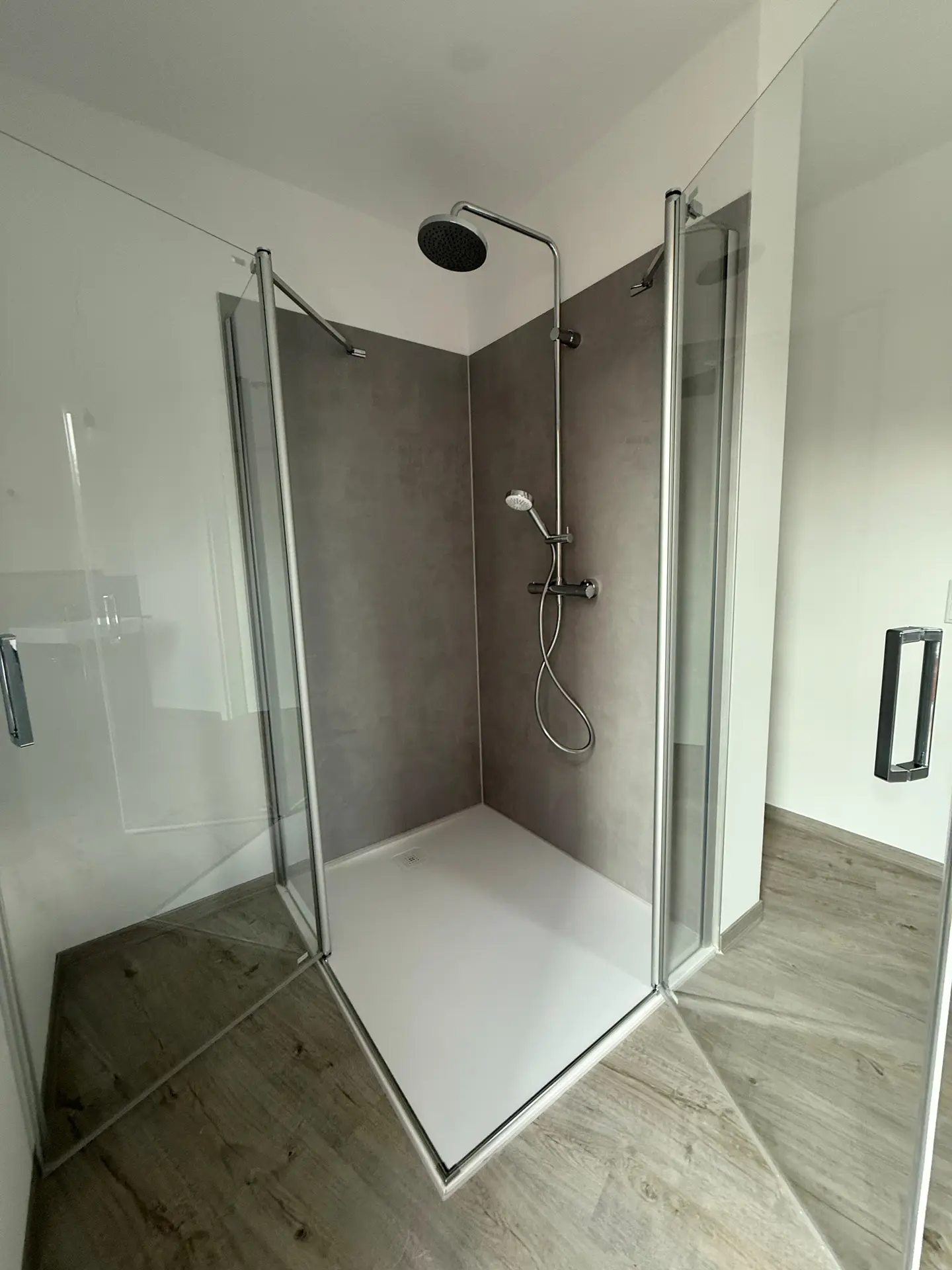 Angebote - image pfeil-runter on https://immomk.de