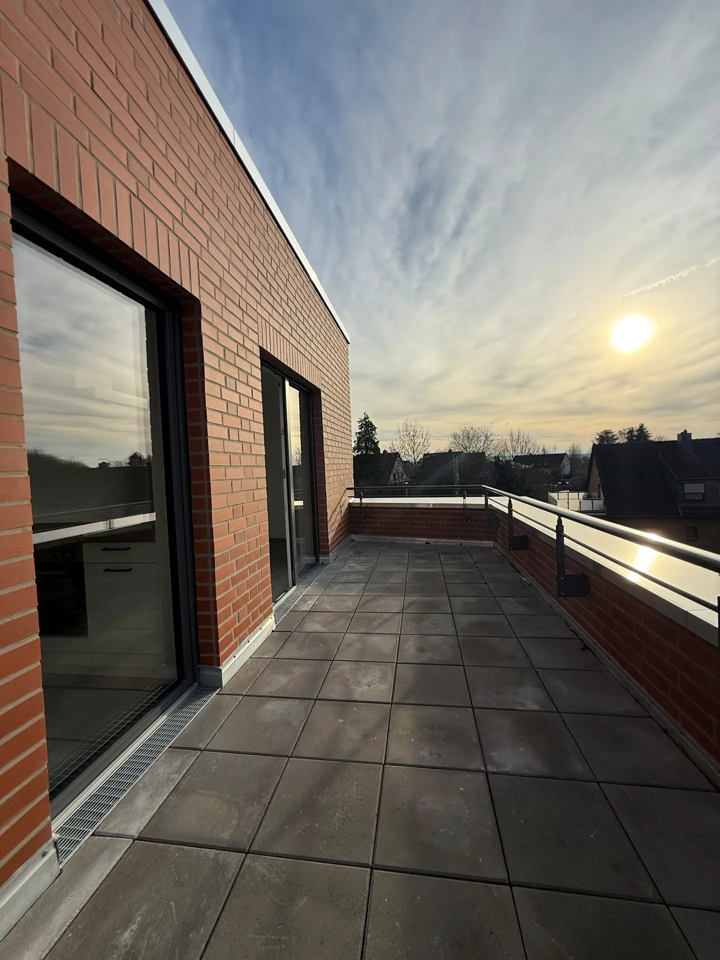 Angebote - image pfeil-runter on https://immomk.de