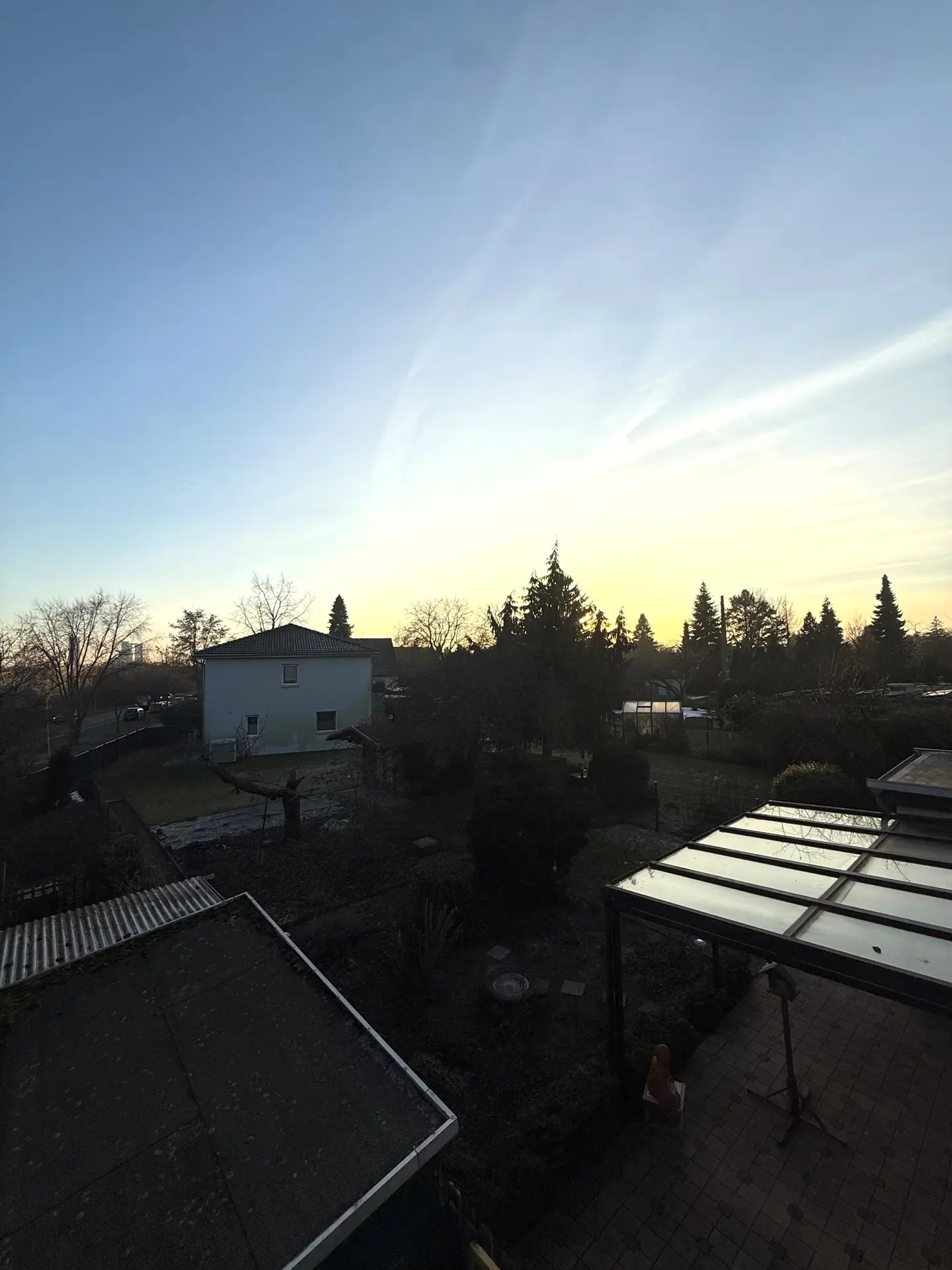 Angebote - image pfeil-runter on https://immomk.de