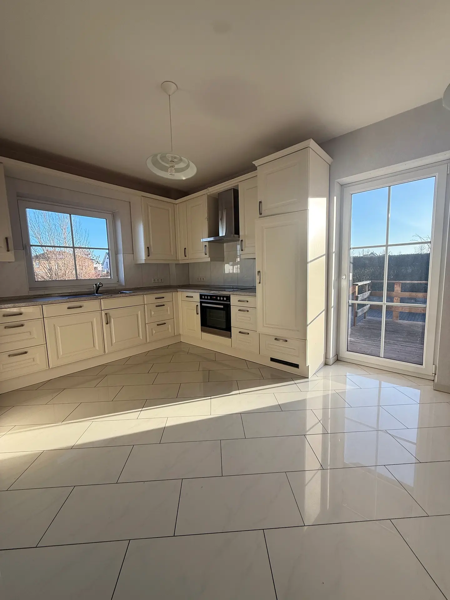 Angebote - image pfeil-runter on https://immomk.de