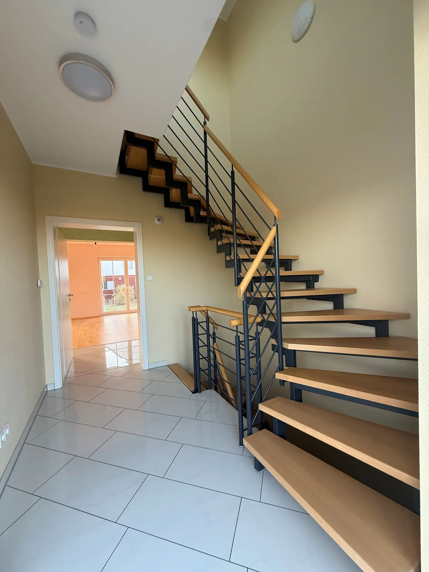 Angebote - image pfeil-runter on https://immomk.de