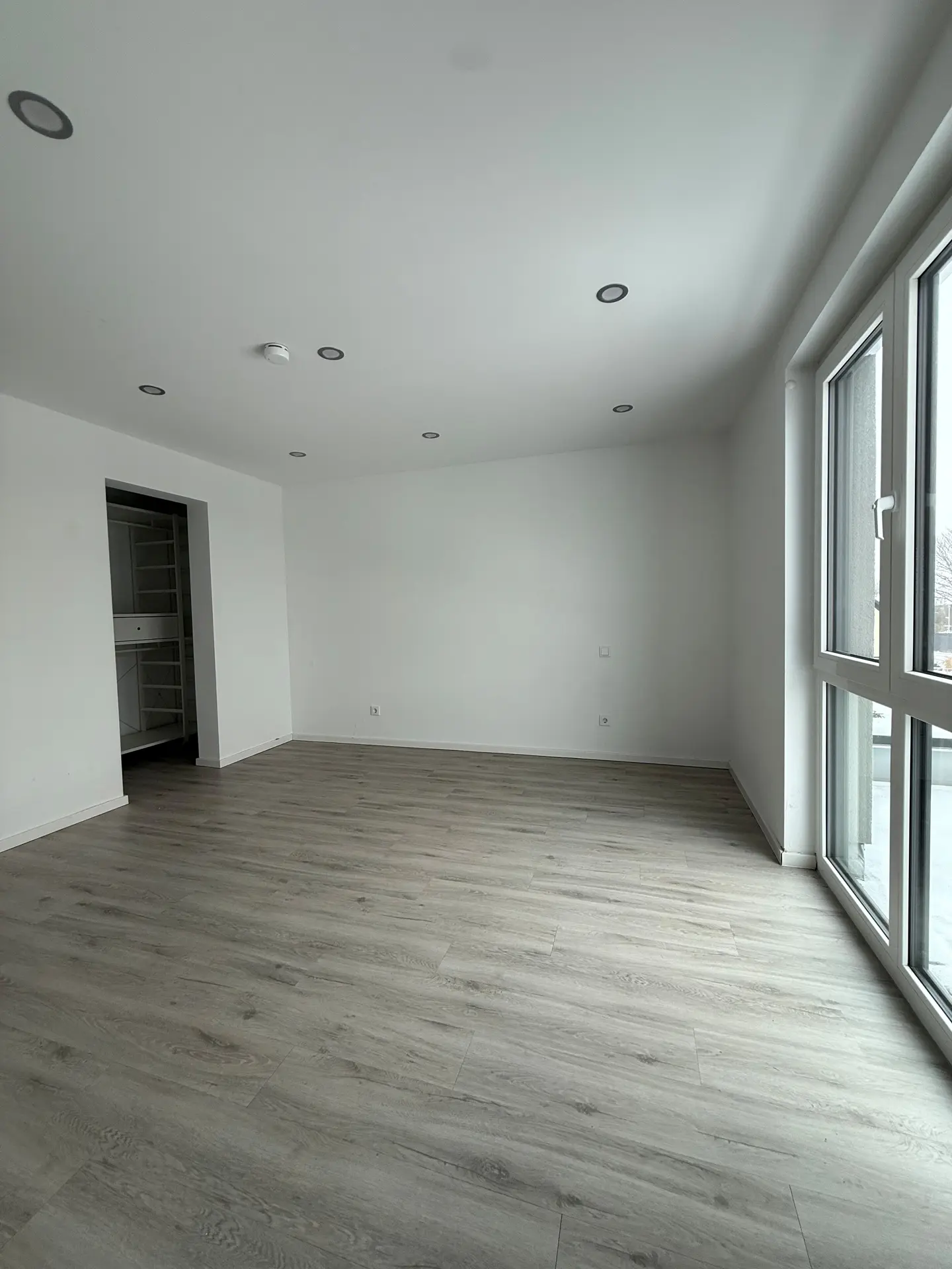 Angebote - image pfeil-runter on https://immomk.de