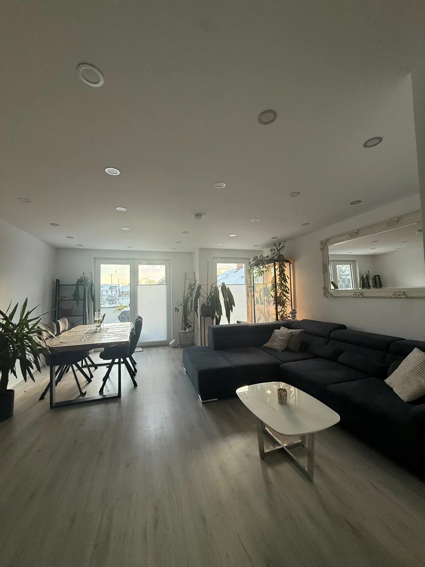 Angebote - image pfeil-runter on https://immomk.de