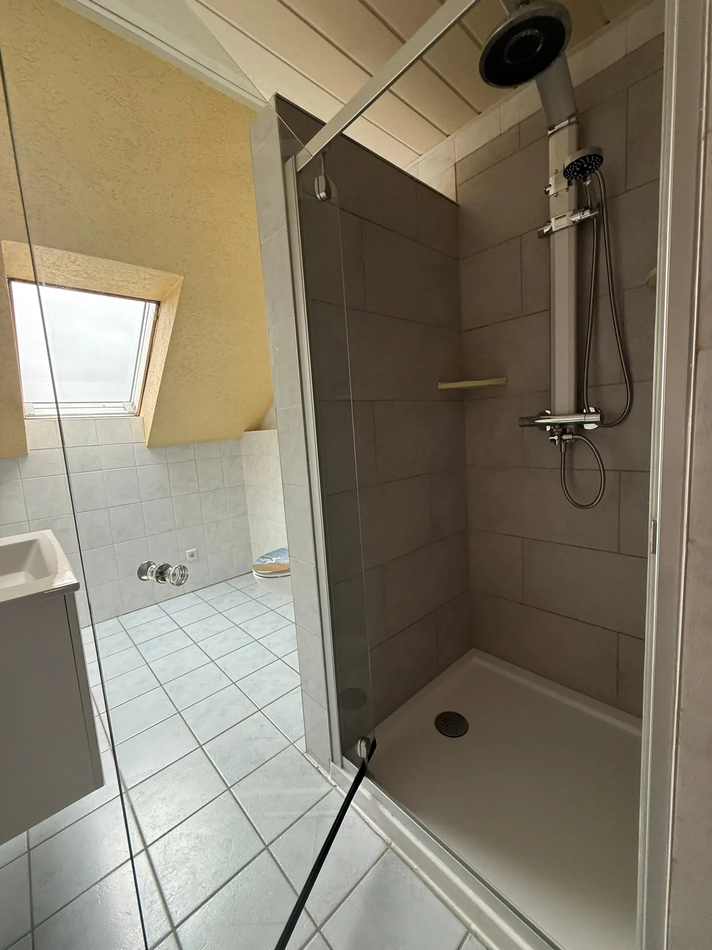 Angebote - image pfeil-runter on https://immomk.de