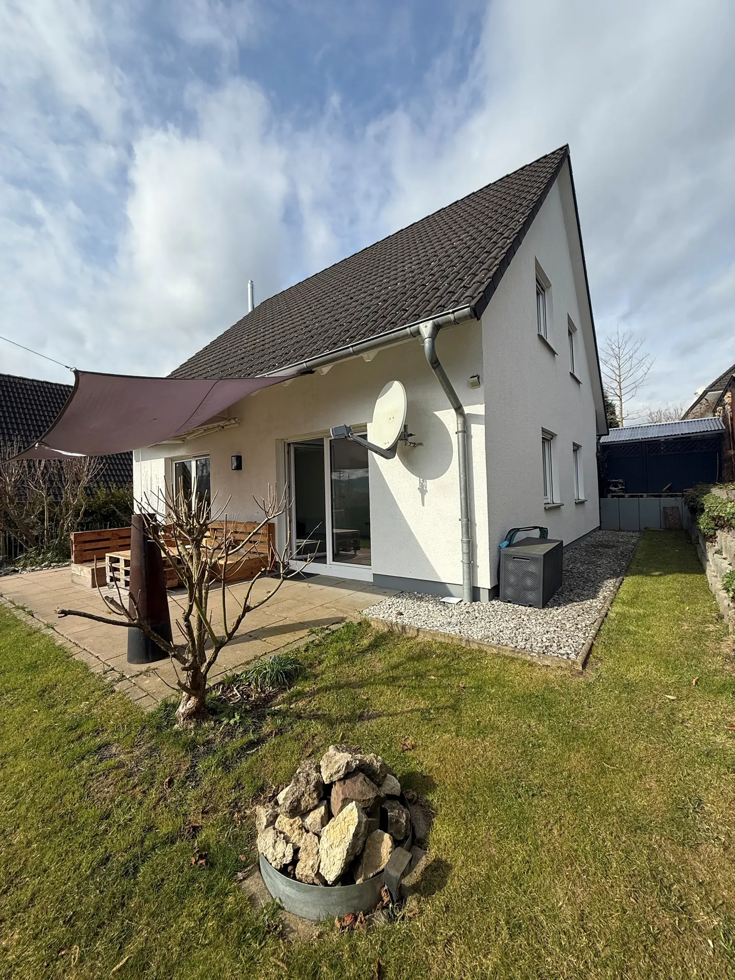 Angebote - image pfeil-runter on https://immomk.de