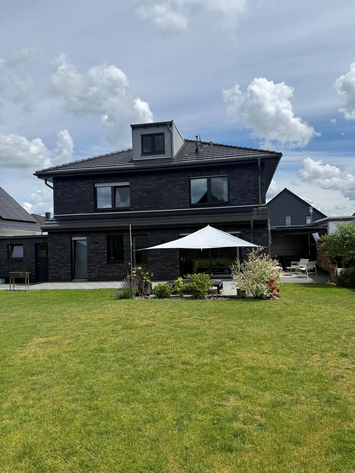 Angebote - image pfeil-runter on https://immomk.de