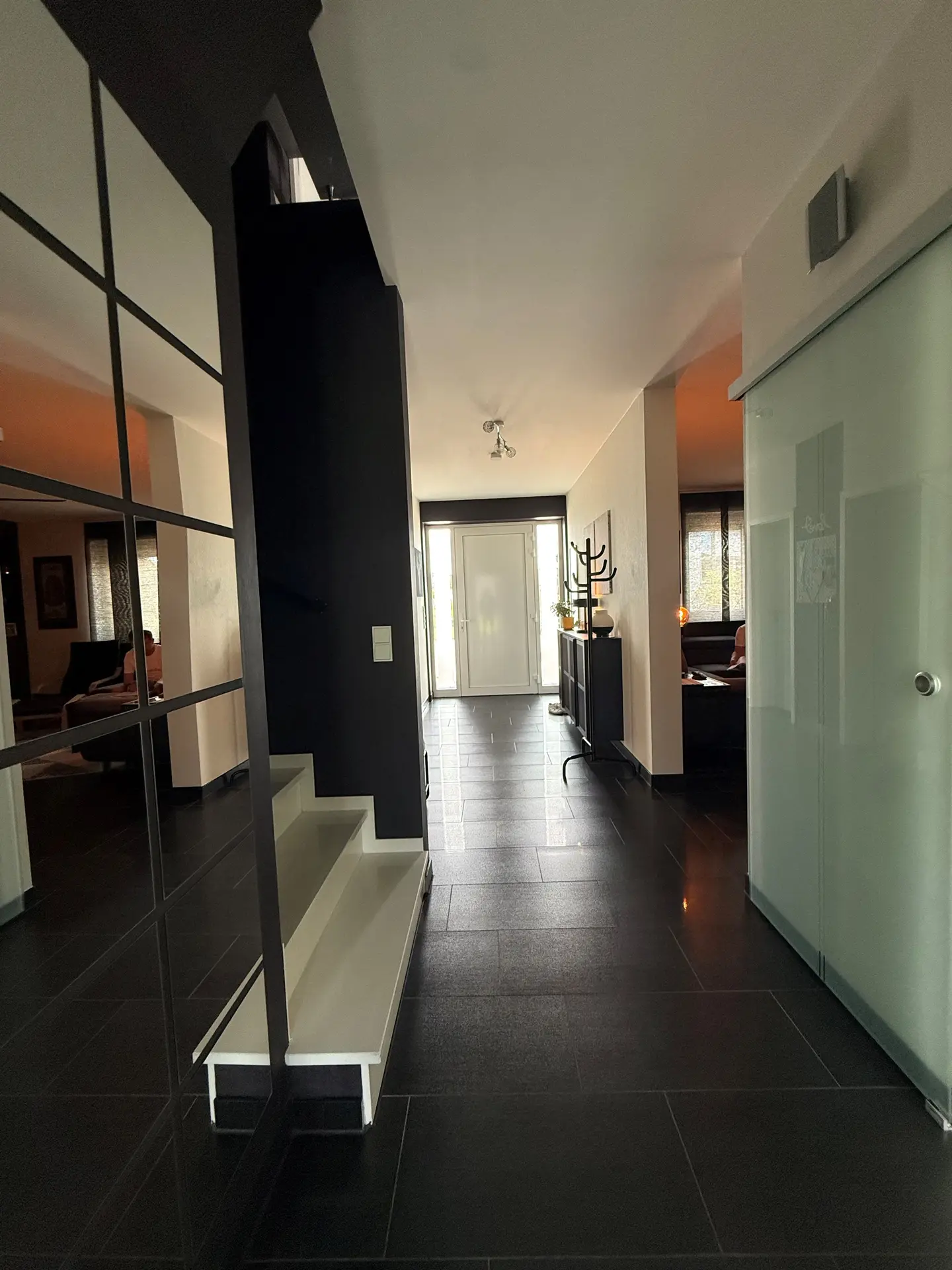 Angebote - image pfeil-runter on https://immomk.de