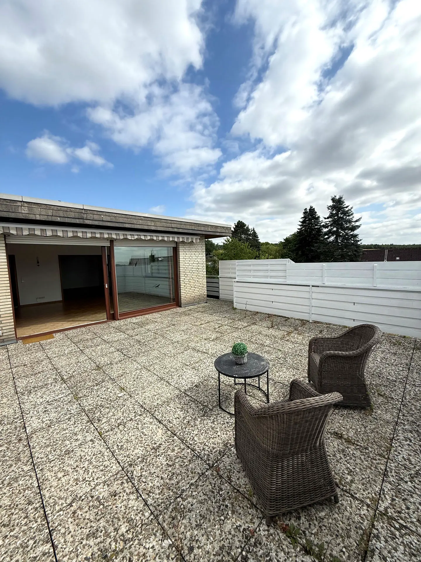 Angebote - image pfeil-runter on https://immomk.de
