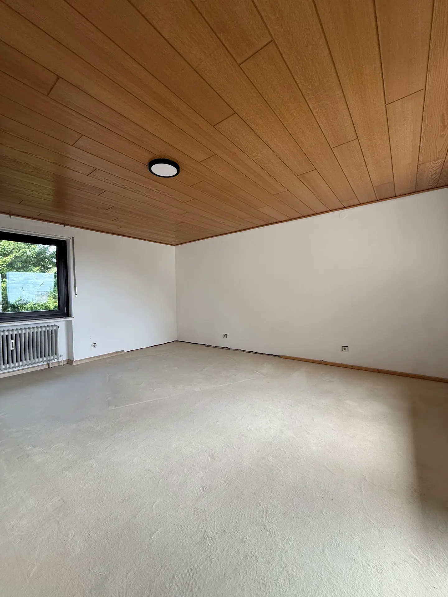 Angebote - image pfeil-runter on https://immomk.de