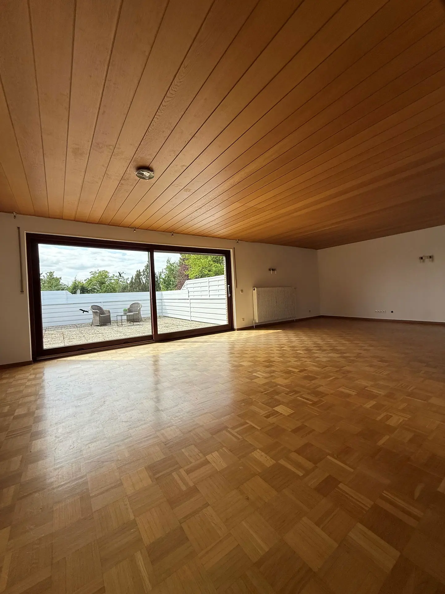 Angebote - image pfeil-runter on https://immomk.de