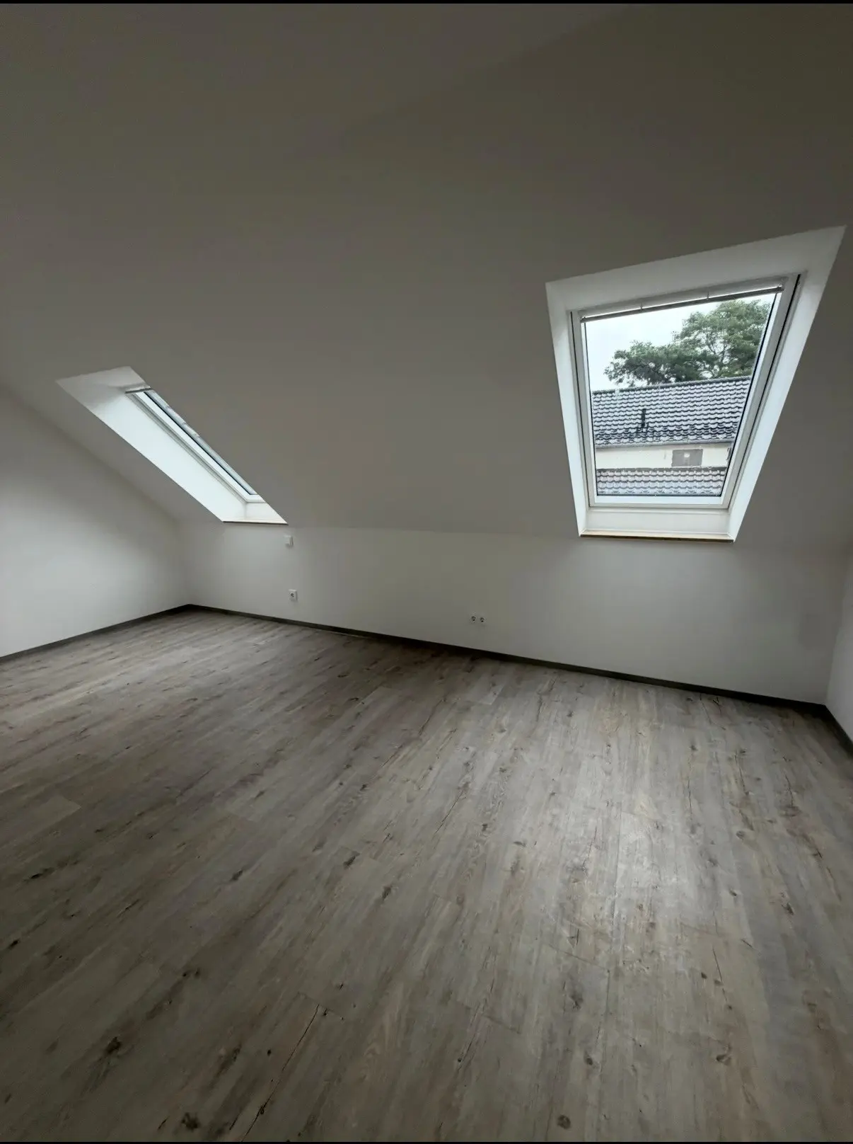 Angebote - image pfeil-runter on https://immomk.de