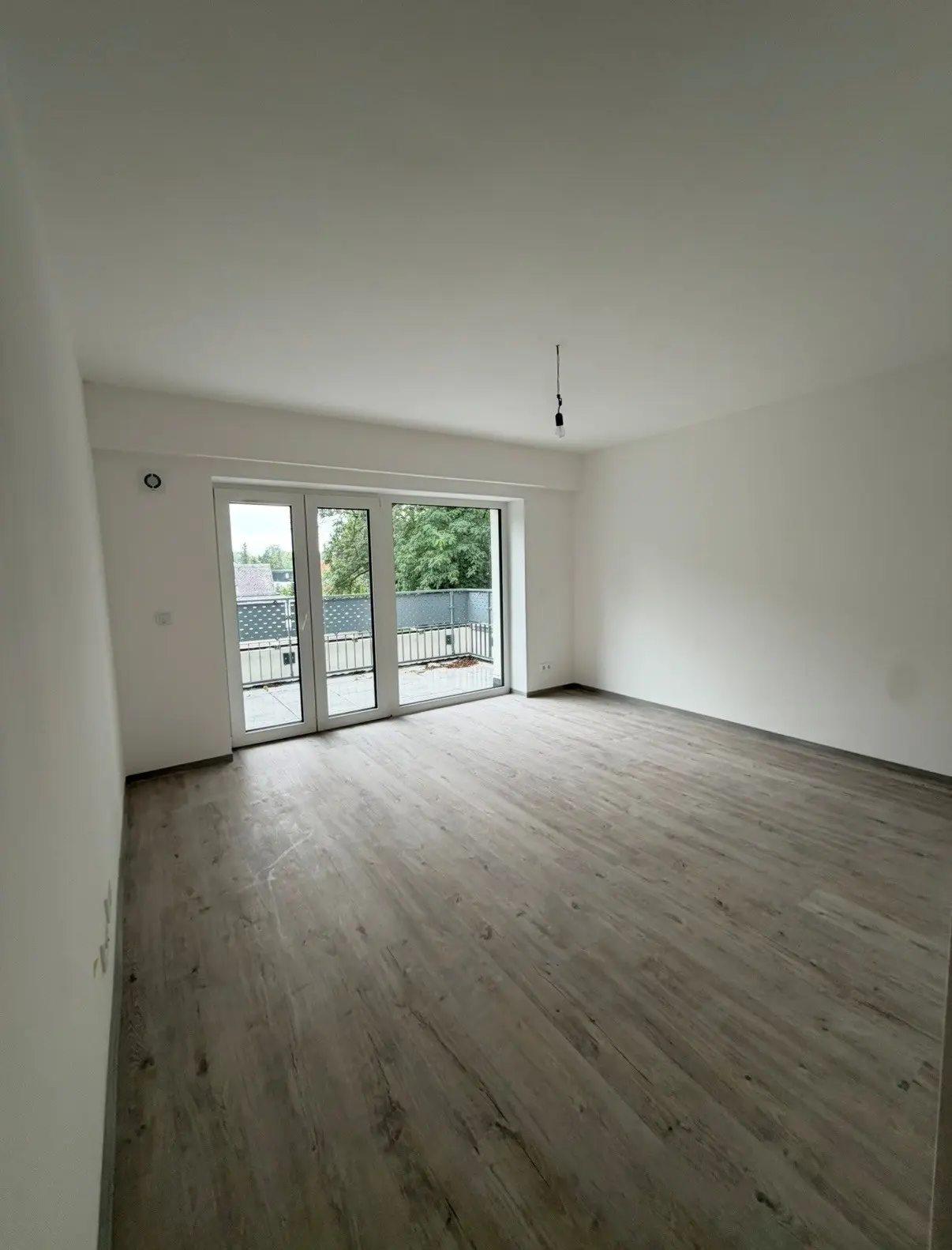 Angebote - image pfeil-runter on https://immomk.de